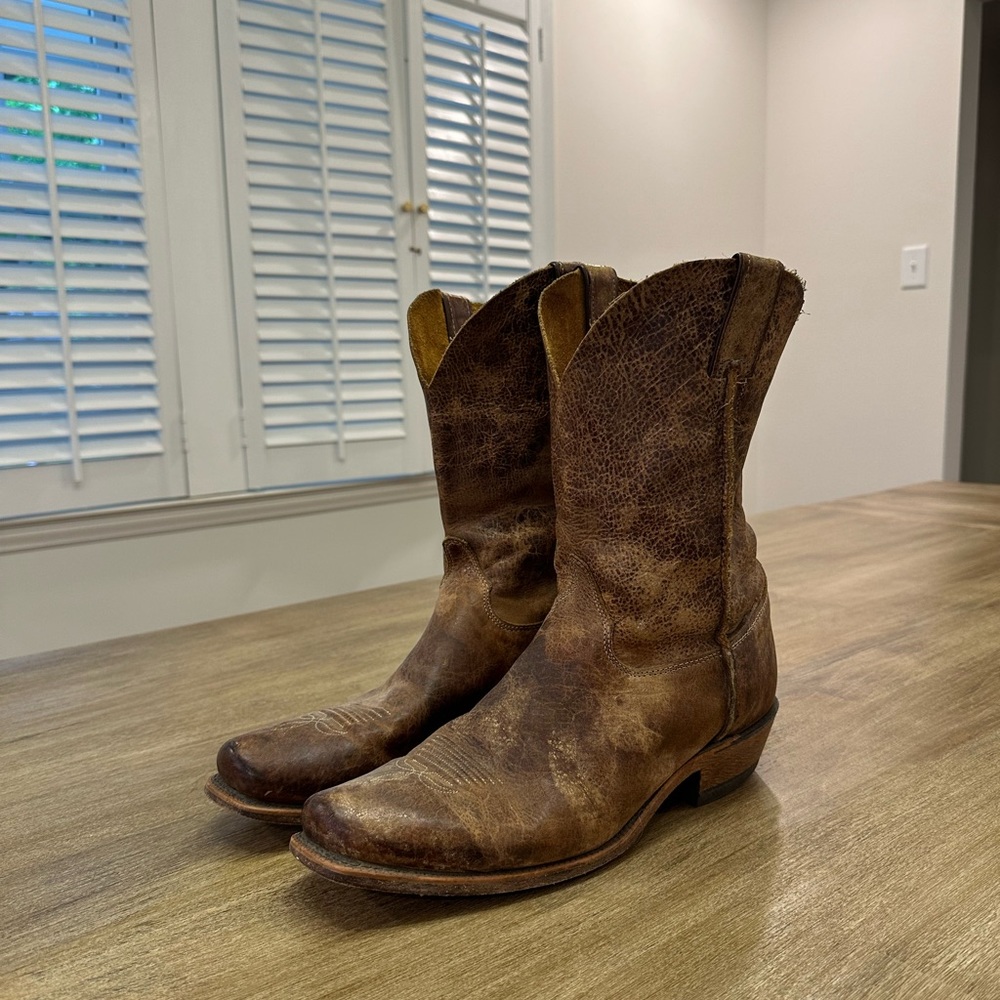 Justin Shawnee Distressed Leather Square Toe Boots 11.5D